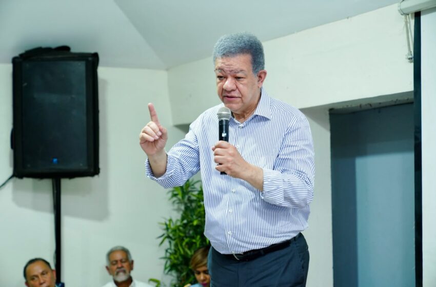  Leonel exige al Gobierno bajar la gasolina porque el petróleo volvió a US$70 el barril