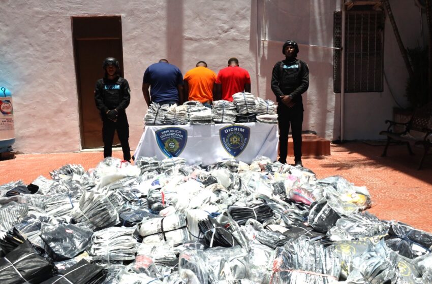  Policía Nacional apresa a tres hombres y recupera mercancía valorada en más de un millón de pesos obtenida mediante estafa