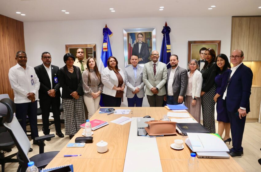  SNS y CMD mantienen diálogo y trabajo conjunto  para fortalecimiento prestación de servicios de salud