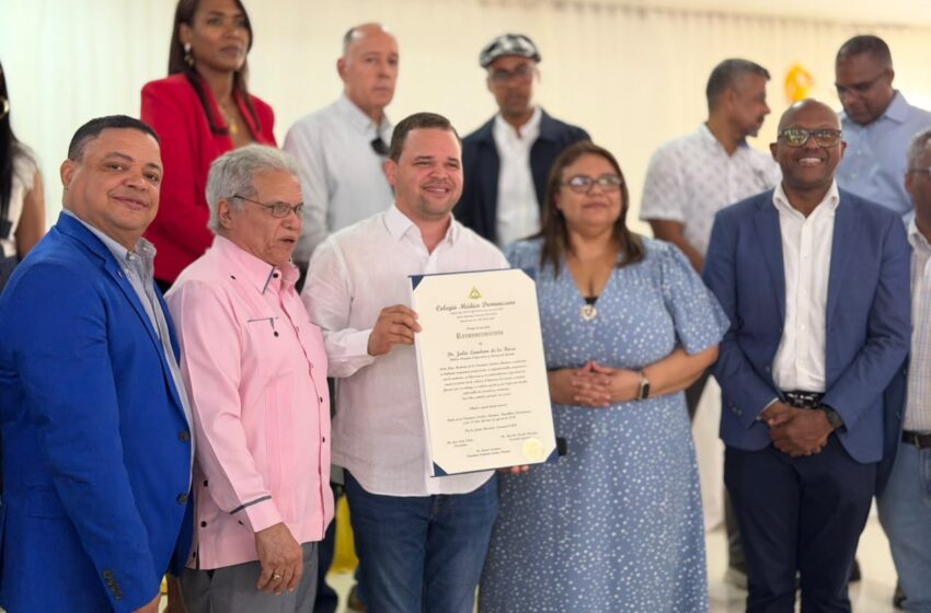  Titular del SNS es reconocido por el CMD como Hijo Meritorio de Sánchez Ramírez