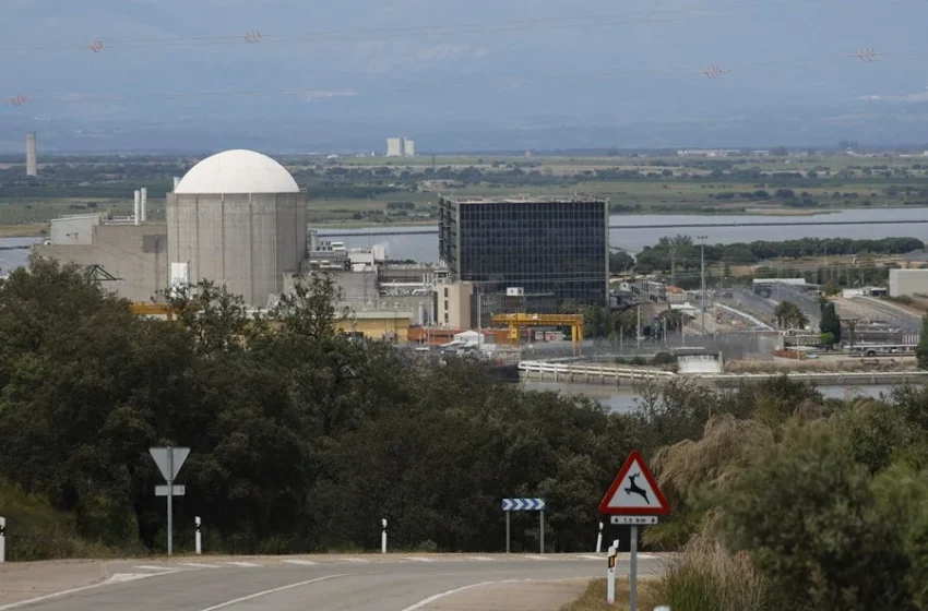  La decisión del Gobierno de ampliar Almaraz aviva el debate sobre el cierre nuclear en España