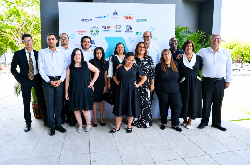  UNPHU y Abraza celebran primera graduación del Programa de Prácticas de Empleo Inclusivo
