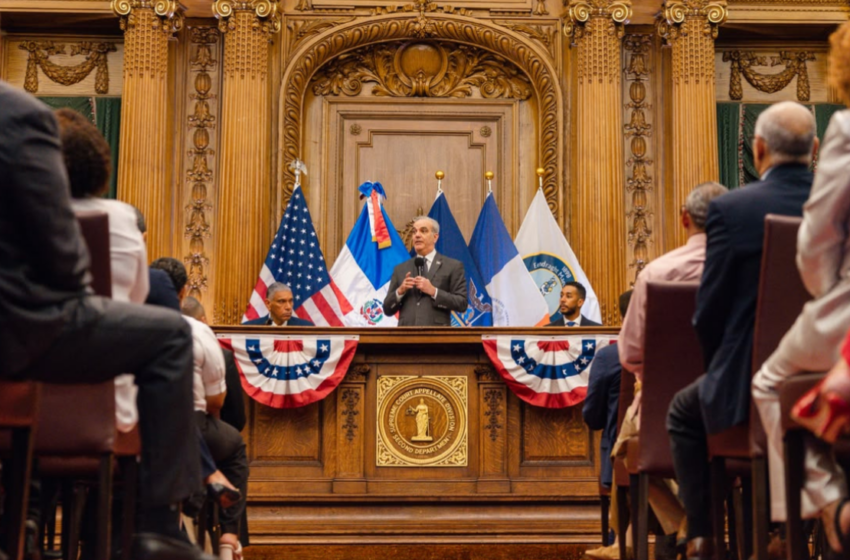  Presidente Luis Abinader se reúne con diáspora dominicana en Brooklyn; Antonio Reynoso declara el 24 de septiembre como Día del Orgullo Dominicano