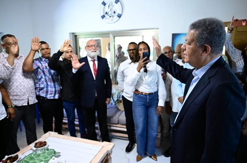  Leonel: “El PRM está viniendo a la Fuerza del Pueblo y eso está ocurriendo en todo el país”