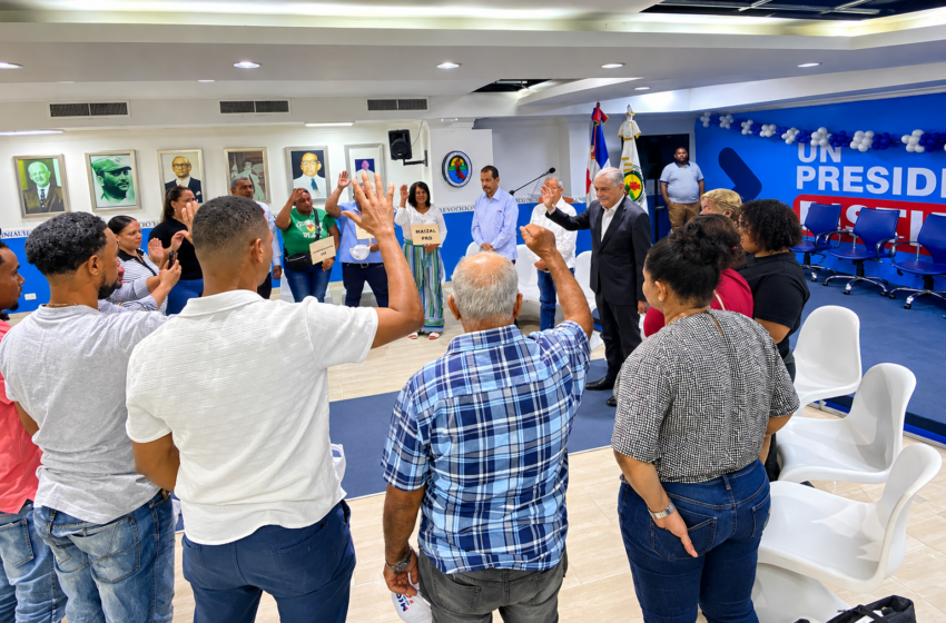  PRD juramenta dirigentes distritales en Montecristi
